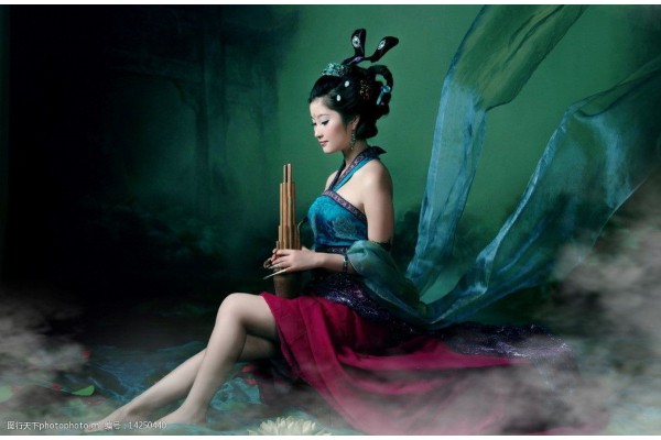 Is it a mature man, Yan Xiong, who suppressed his impulse after a moment of silence at the door?